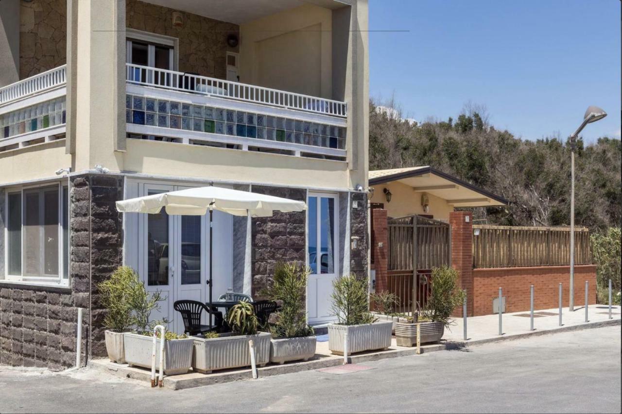 Beach Home Аньоне-Баньї Екстер'єр фото